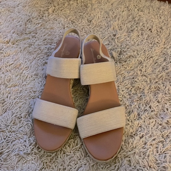Tommy Bahama Espadrilles - Picture 1 of 4